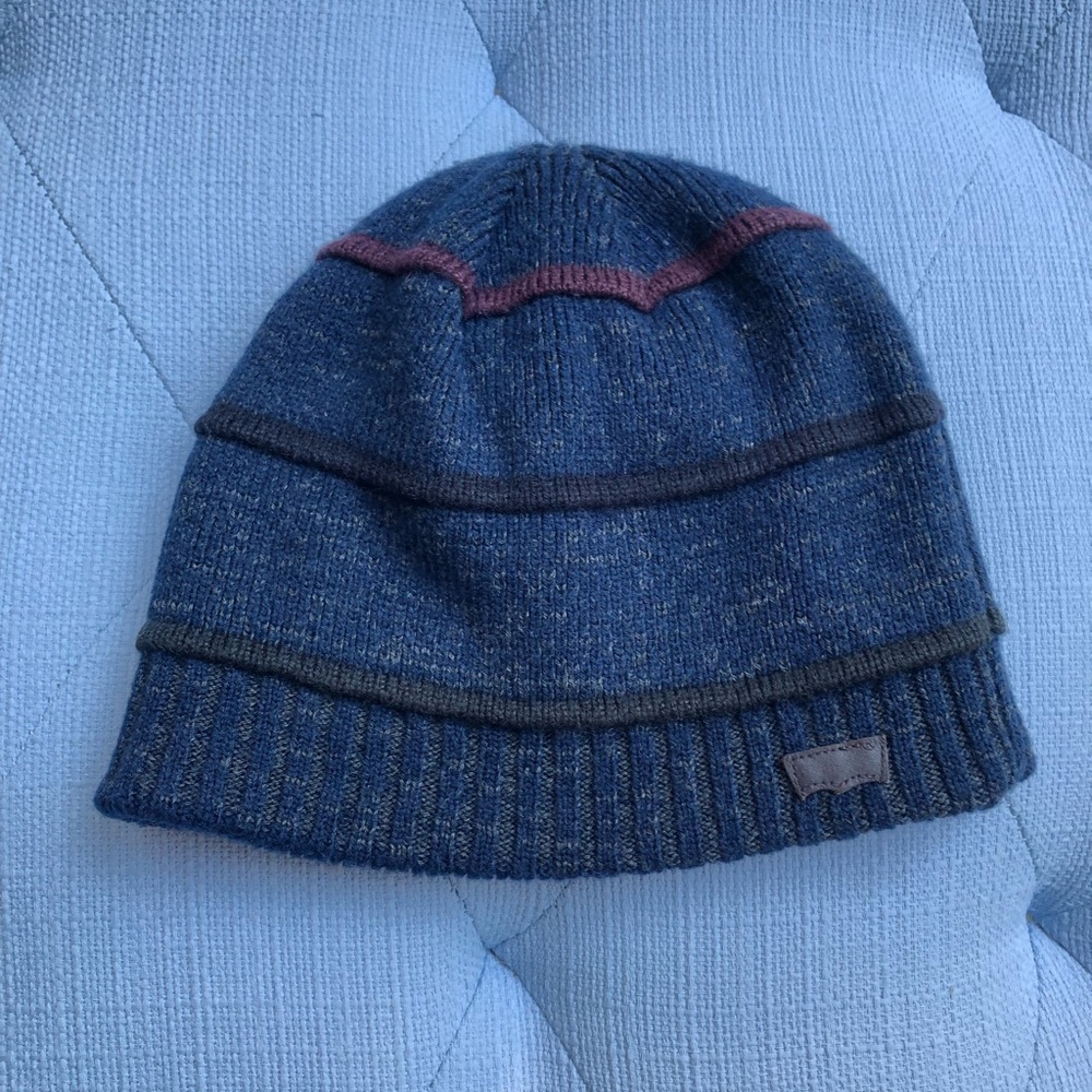 Warm Levi’s Hat 🤑